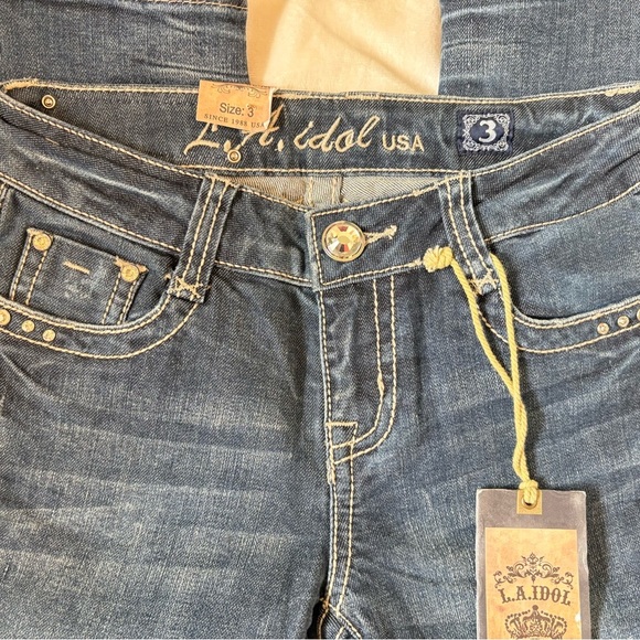 NWT L.A. Idol Woman’s 3 Denim Capris Silver Embellishments With Cross Pockets - Picture 5 of 7